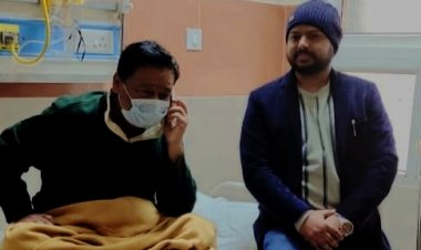 जिला अध्यक्ष को देखने पहुंचे  आफताब आलम