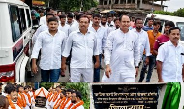 विधायक अंजार नईमी ने बहादुरगंज विधानसभा क्षेत्र में अभूतपूर्व विकास कार्य कराते हुए सड़कों, पुलों और भवनों का निर्माण करवाया